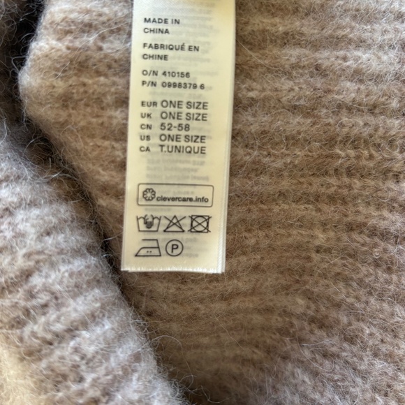 Like New Arket Alpaca Blend Beanie - Picture 4 of 7